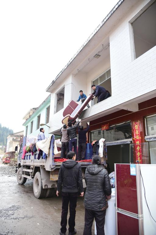 搬运家具